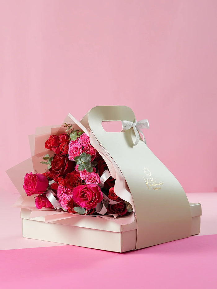 Scarlet Charm Bouquet (Packaging comes only if letter chocolate inside)