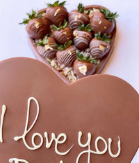 Vanilla Cake with Strawberries Love Box