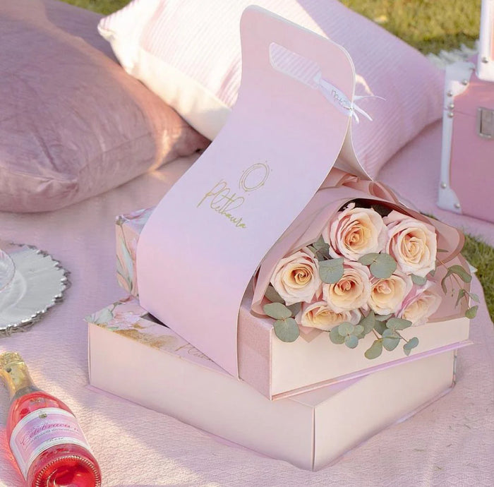 Rose Bouquet (Packaging comes only if love box chocolate inside)