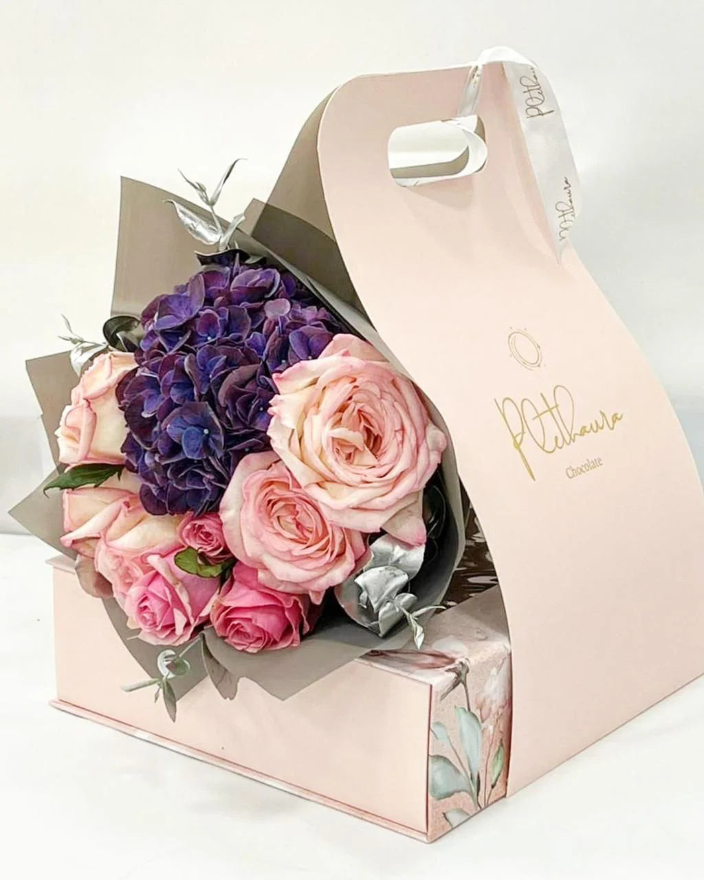 Sun Kissed Pink bouquet (packaging comes only if love box inside)